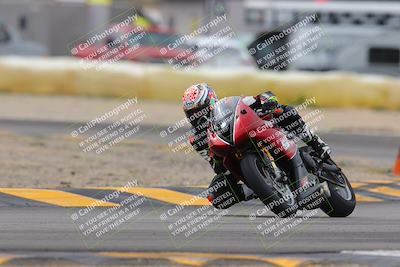 media/Jan-15-2023-SoCal Trackdays (Sun) [[c1237a034a]]/Turn 2 Set 2 (1155am)/